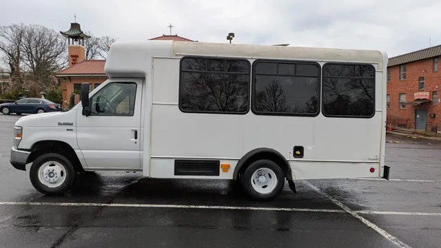 2016 Ford E-Series Cutaway Base