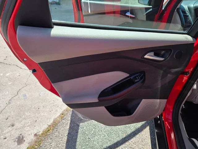 2014 Ford Focus Electric - Photo 23
