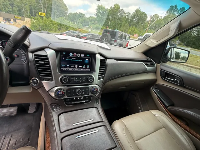2016 Chevrolet Suburban LTZ - Photo 10