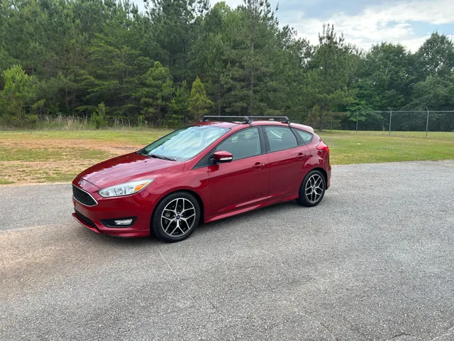 2015 Ford Focus 5 Door Hatch SE's photo