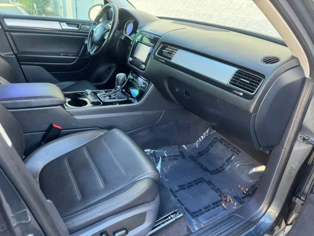 2013 Volkswagen Touareg Sport - Photo 12