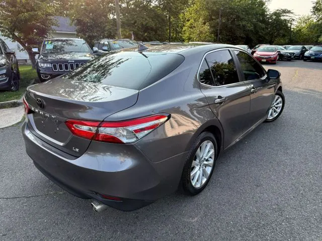 2020 Toyota Camry LE - Photo 5