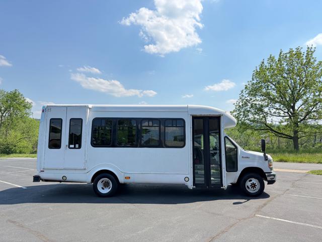 2013 Ford Econoline E450 Shuttle Bus