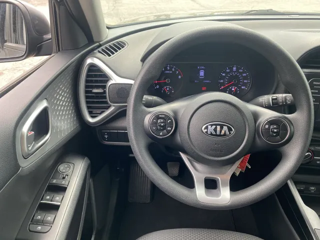 2020 Kia Soul LX photo 3