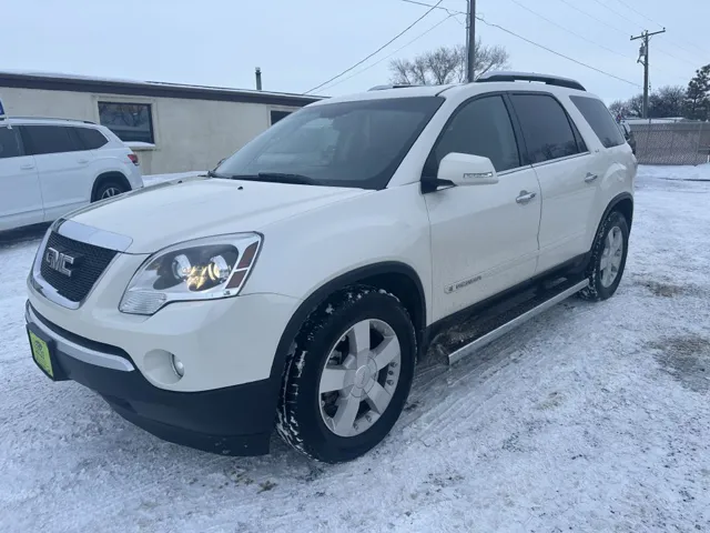 2008 GMC Acadia SLT2's photo
