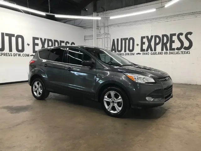 2015 Ford Escape SE's photo