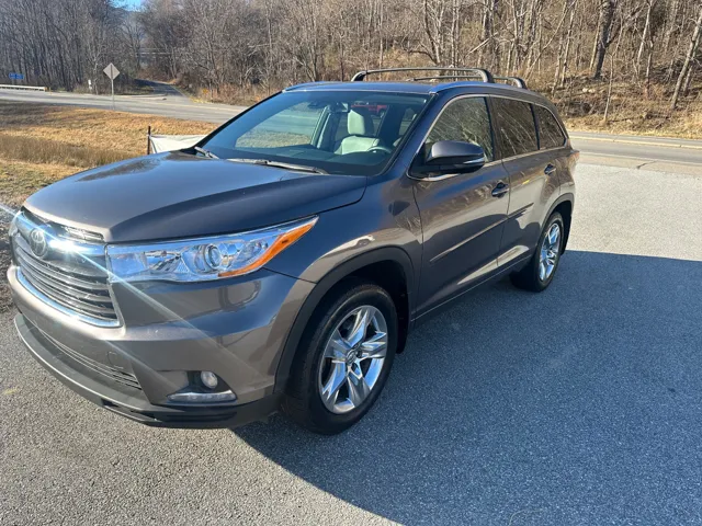 2014 Toyota Highlander's photo