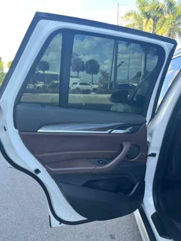 2017 BMW X1 28i - Photo 8