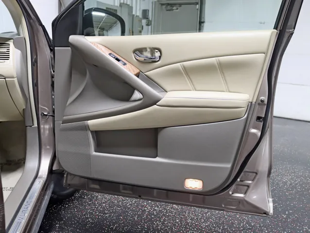 2011 Nissan Murano S photo 27