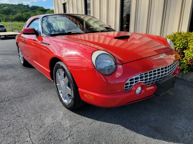 2002 Ford Thunderbird Deluxe - Photo 2