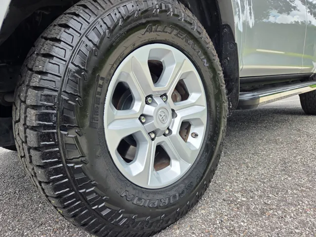 2016 Toyota 4Runner Base photo 5