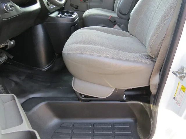 2018 Chevrolet Express 2500 photo 9