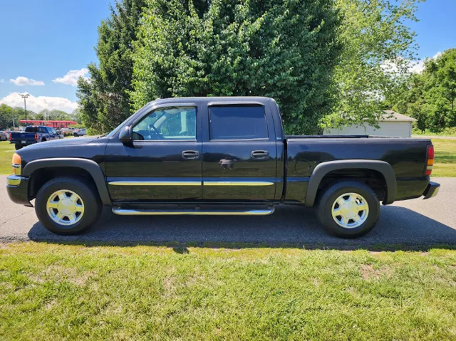 2005 GMC Sierra's photo