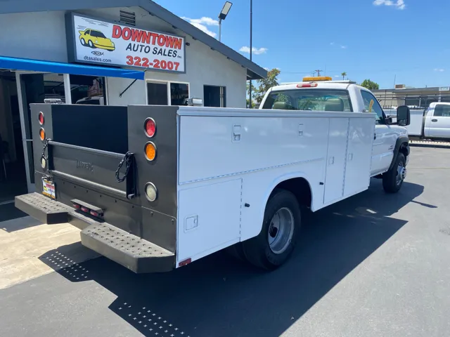 2004 Chevrolet Silverado 3500 Chassis Cab LS - Photo 3