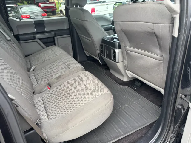 2015 Ford F-150 XLT photo 20