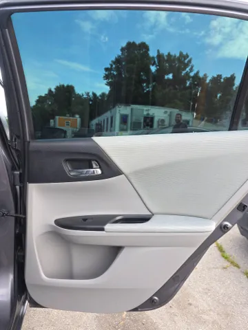 2017 Honda Accord LX - Photo 17