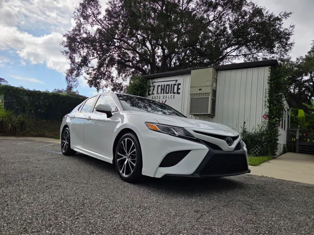2018 Toyota Camry SE FWD photo