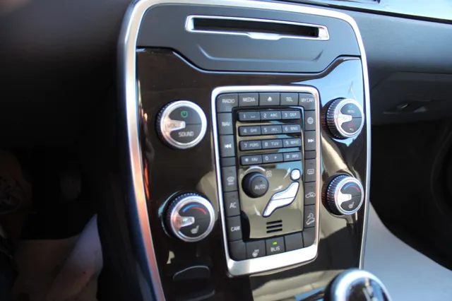 2016 Volvo XC70 Classic Premier - Photo 22