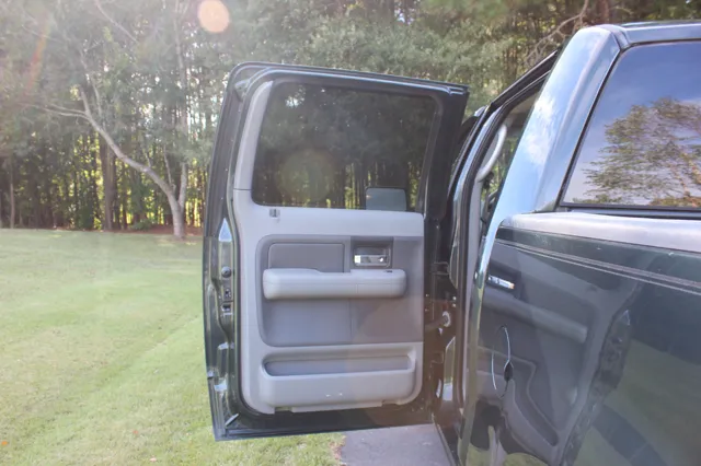 2004 Ford F-150 XLT - Photo 11