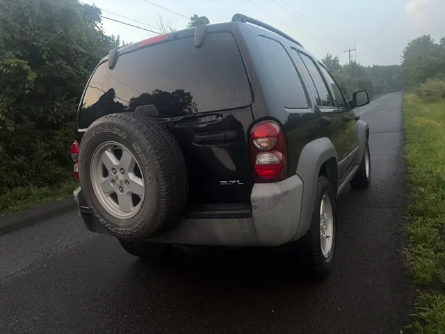 2005 Jeep Liberty Sport - Photo 6
