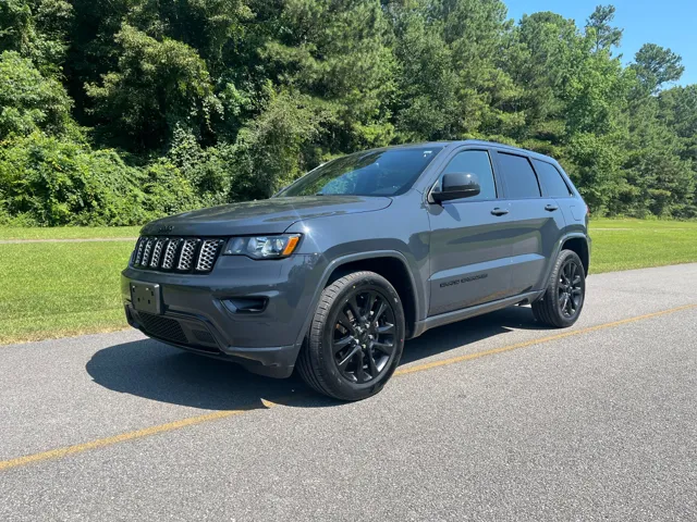 2018 Jeep Grand Cherokee Altitude's photo