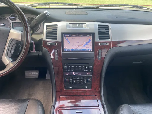 2013 Cadillac Escalade Premium photo 5