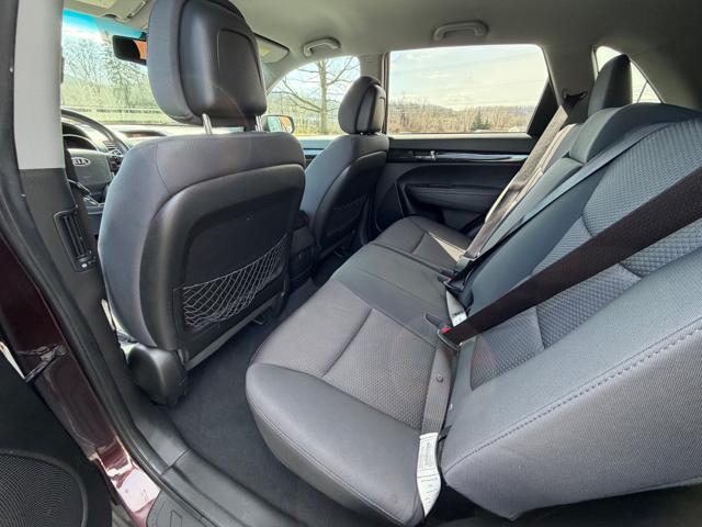 2011 Kia Sorento LX 2WD