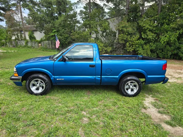 2000 Chevrolet S-10 LS - Photo 10