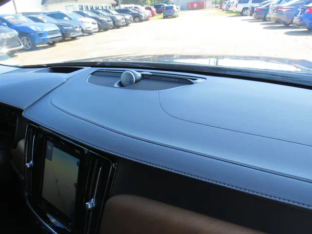 2017 Volvo S90 Inscription photo 25