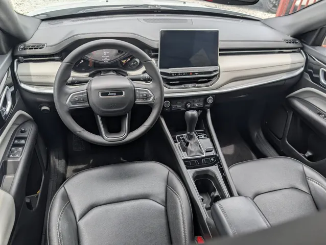 2025 Jeep Compass Limited - Photo 9