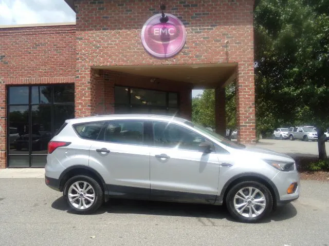2019 Ford Escape S's photo