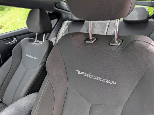 2017 Hyundai Veloster Value Edition photo 6
