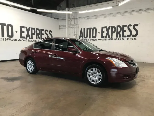 2011 Nissan Altima's photo