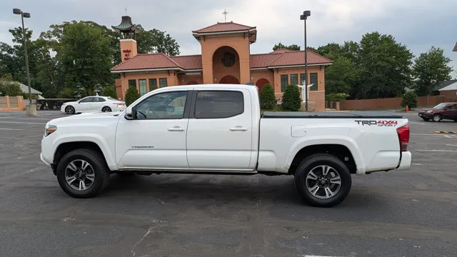 2017 Toyota Tacoma 4WD photo