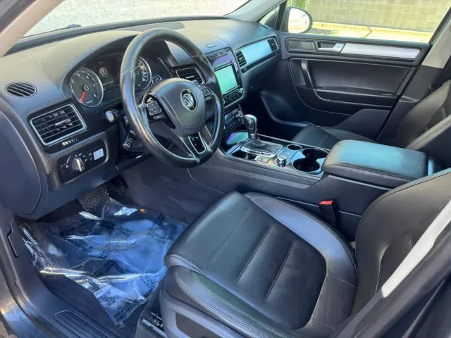 2013 Volkswagen Touareg Sport - Photo 9
