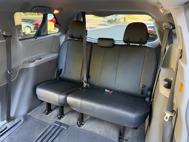 2013 Toyota Sienna SE - Photo 22