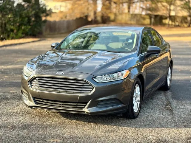 2015 Ford Fusion S's photo
