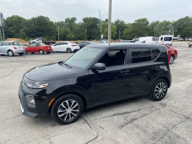 2020 Kia Soul LX photo 2