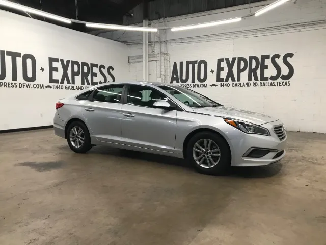 2016 Hyundai Sonata  FWD photo