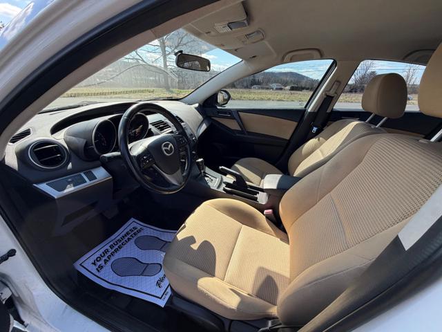 2012 Mazda MAZDA3 i Touring 4-Door