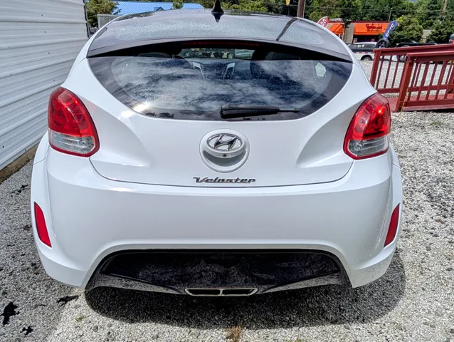 2017 Hyundai Veloster Value Edition photo 11