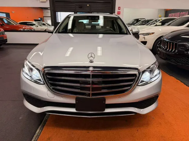 2017 Mercedes Benz E 300 photo 2
