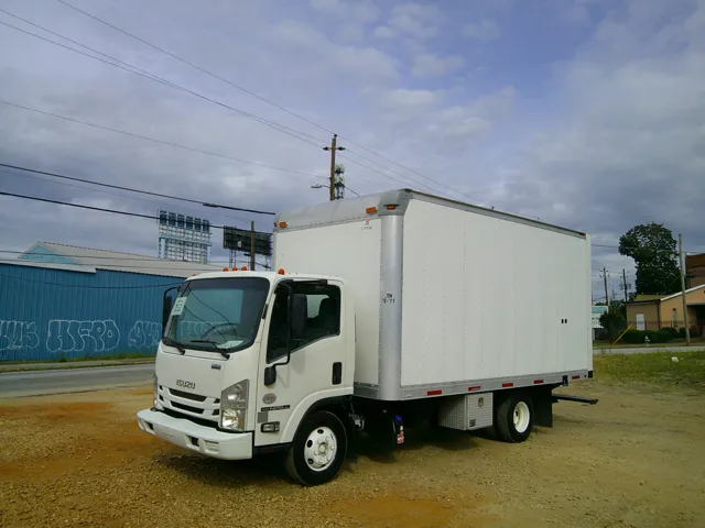 2017 Isuzu NPR HD - Photo 3