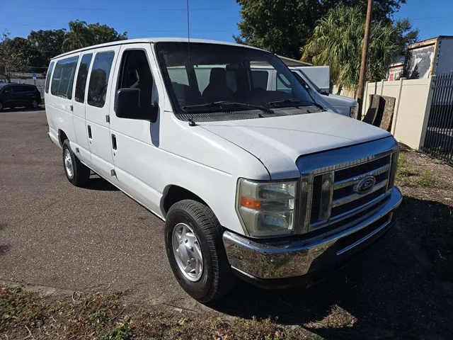 2011 Ford E-Series Econoline Wagon's photo