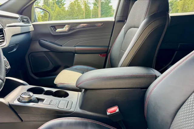 2023 Ford Escape ST-Line - Photo 23