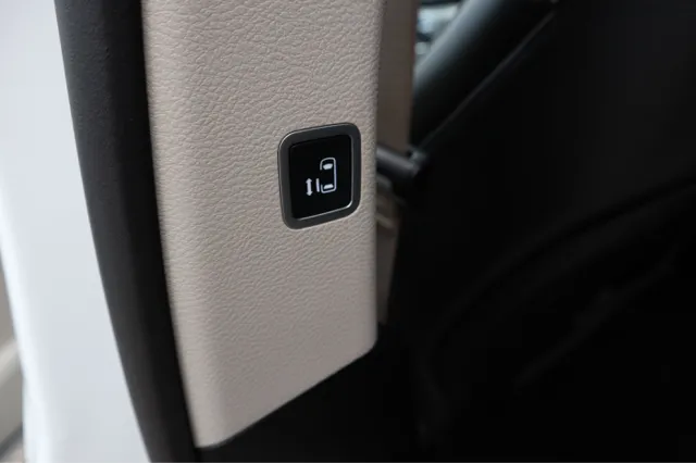2017 Chrysler Pacifica Touring L photo 23