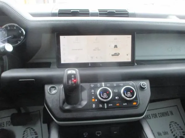 2023 Land Rover Defender SE - Photo 15