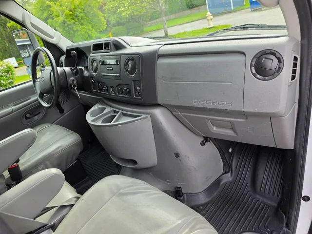 2011 Ford Econoline - Photo 15