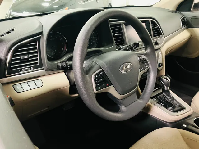 2017 Hyundai Elantra SE photo 11