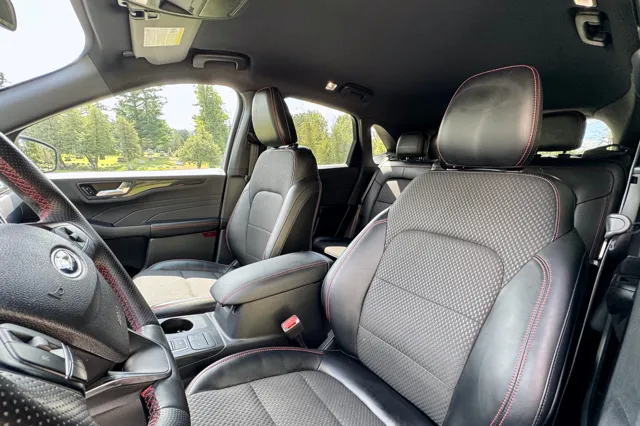 2023 Ford Escape ST-Line - Photo 14